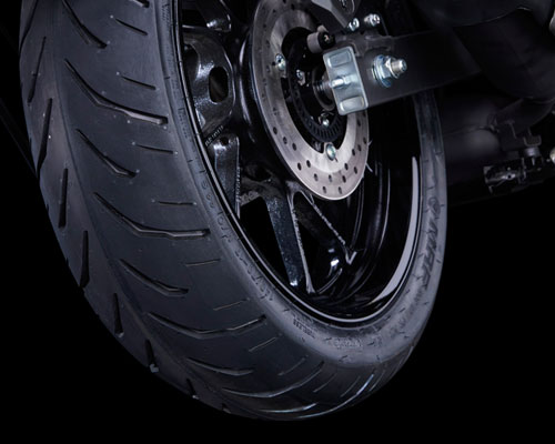 Yamaha FZ 25 Tubeless tyre